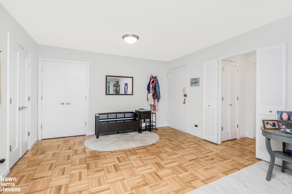 3333 Henry Hudson Parkway, Unit 2R photo 4