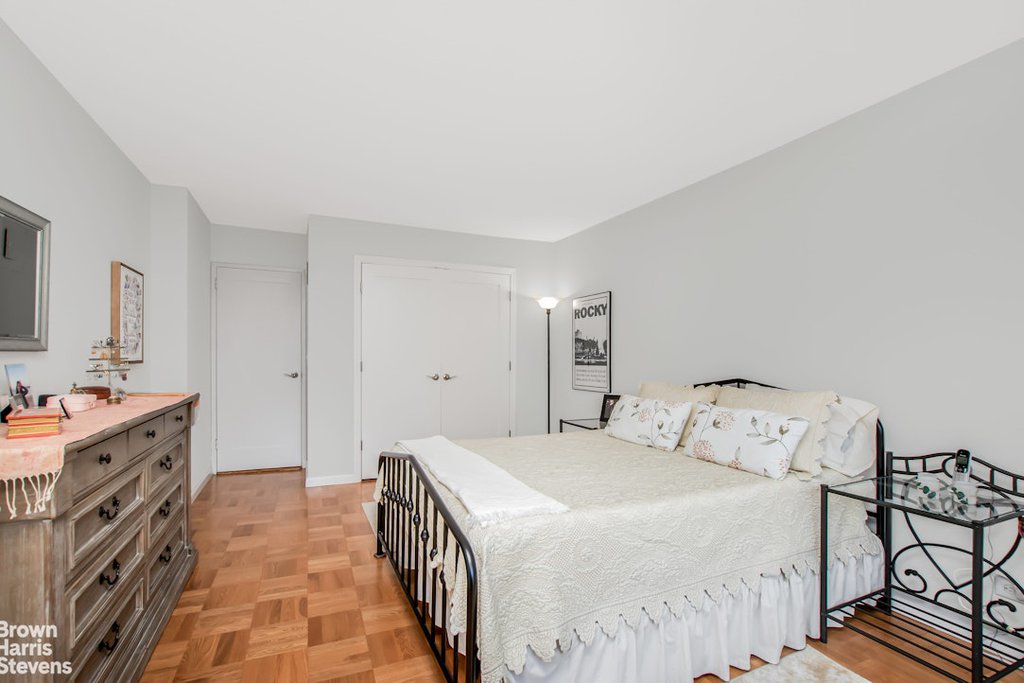 3333 Henry Hudson Parkway, Unit 2R photo 7