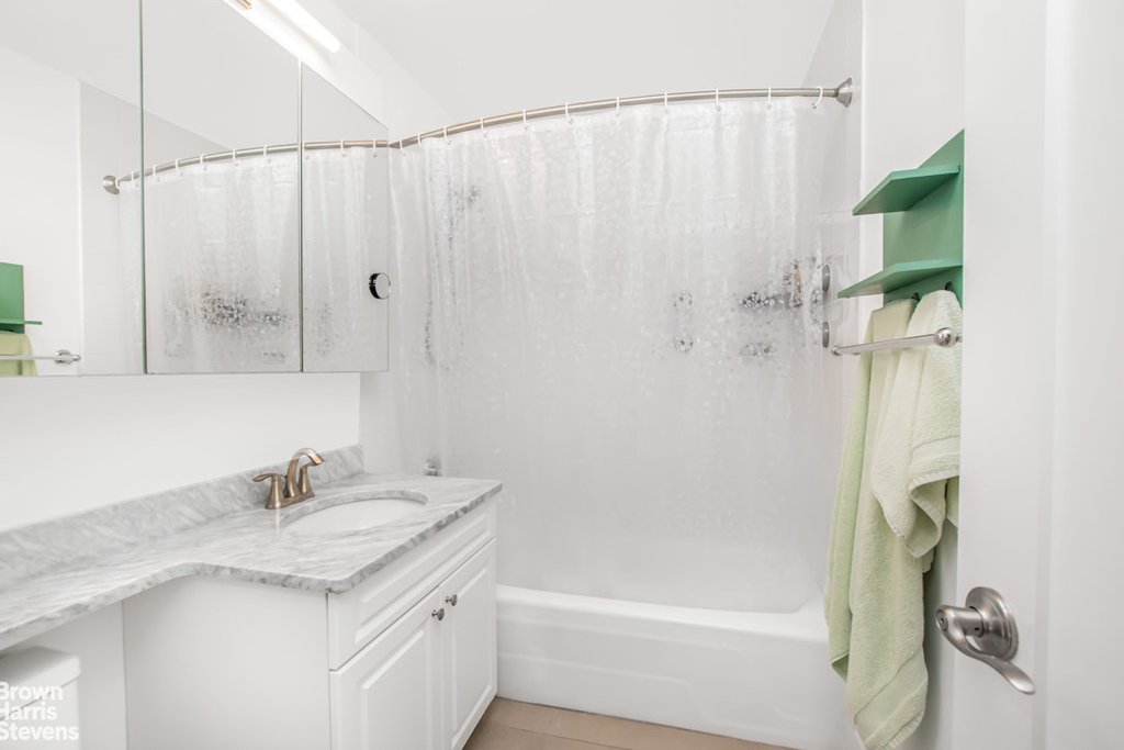 3333 Henry Hudson Parkway, Unit 2R photo 8