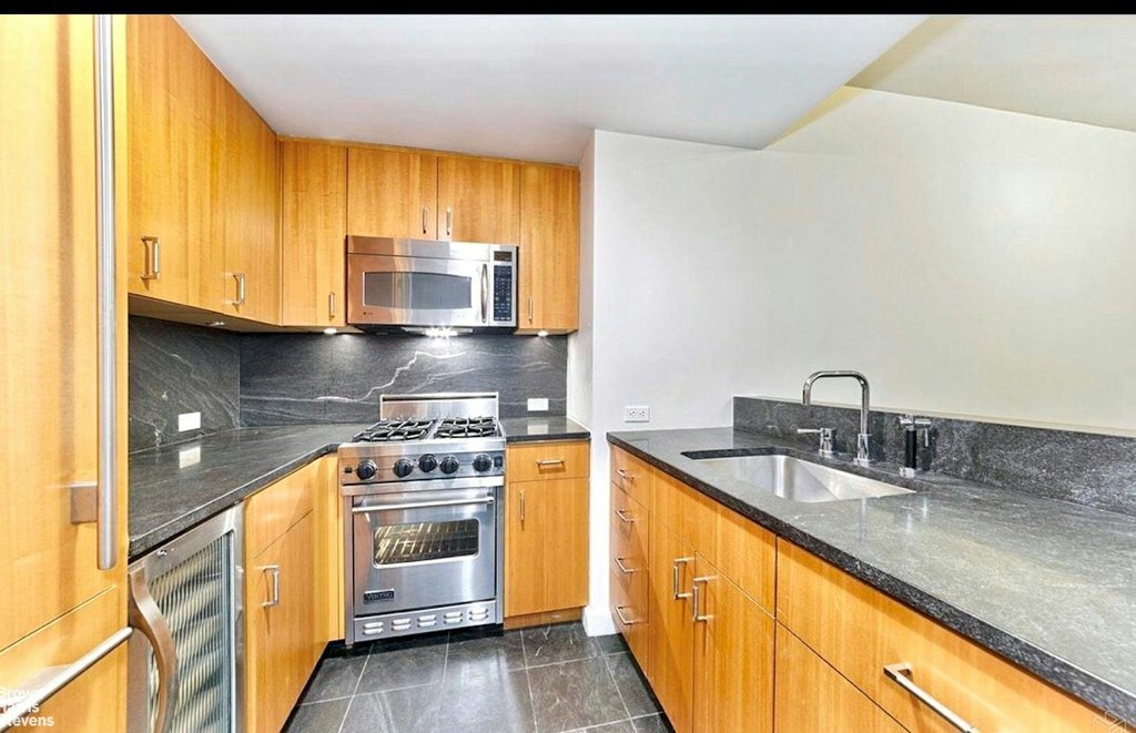 100 West 58th Street, Unit 5A photo 4