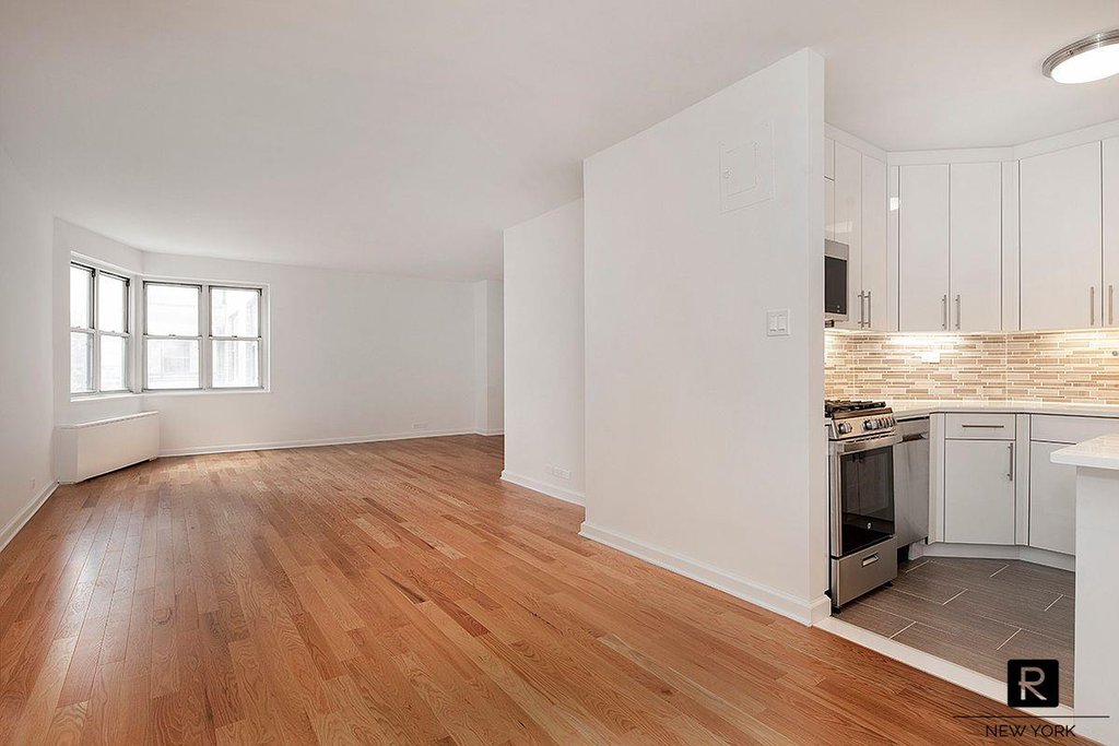 300 East 40th Street, Unit 19L