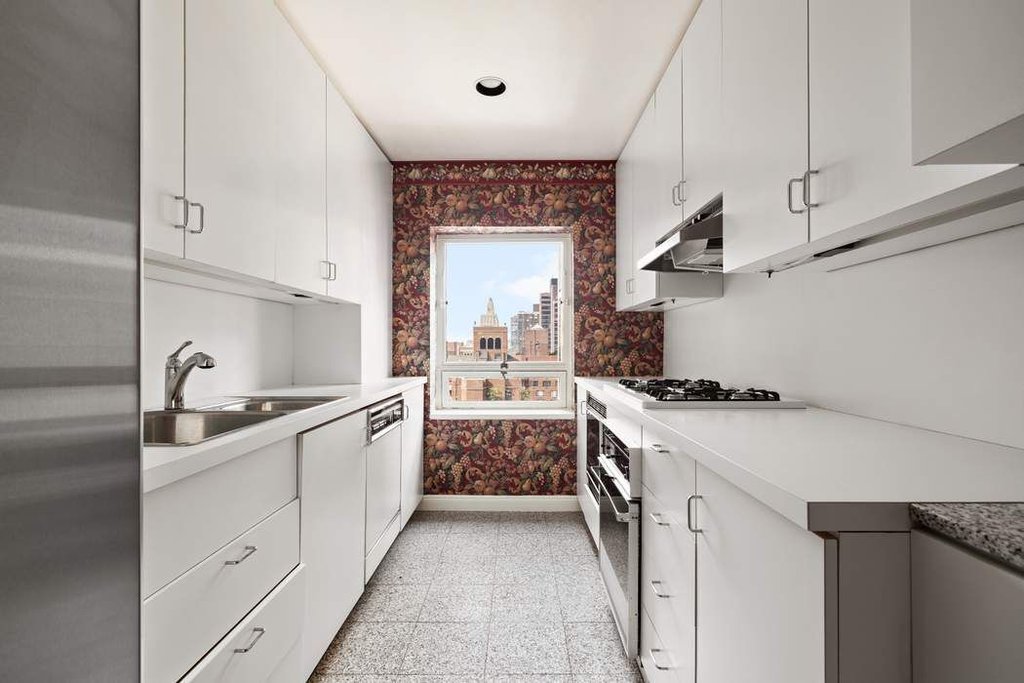 425 East 58th Street, Unit 20E photo 8