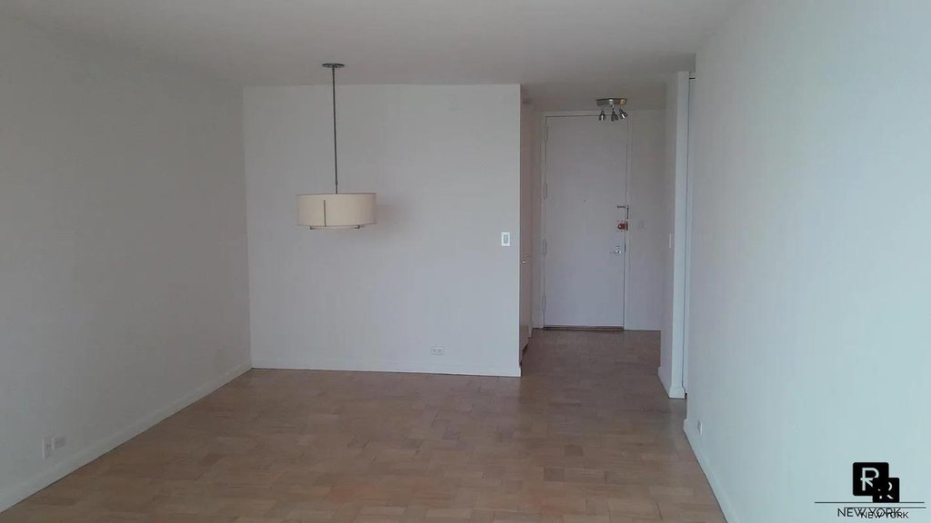 630 First Avenue, Unit 32R