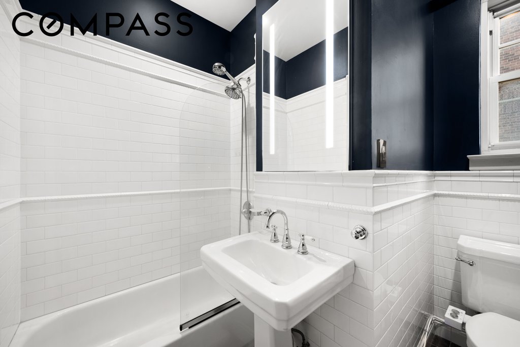 160 Cabrini Boulevard, Unit 7 photo 5