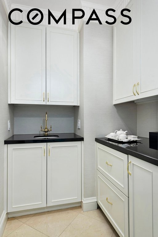2 East 55th Street, Unit 807W30 photo 5