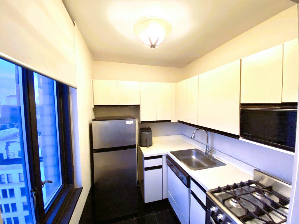 407 Park Avenue South, Unit 23C photo 4