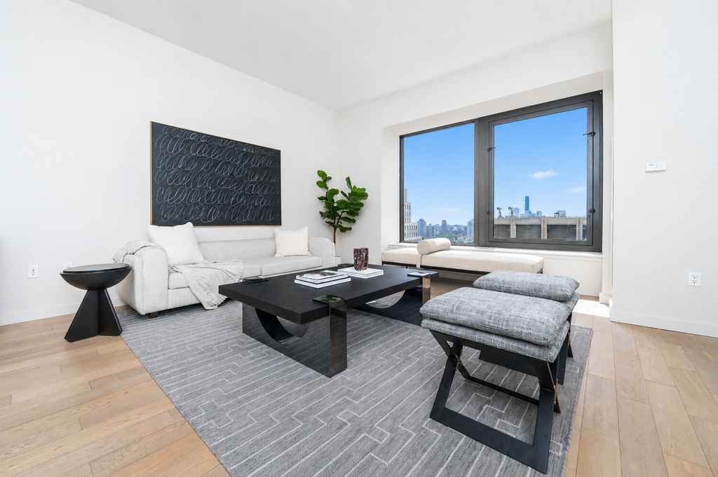 75 Wall Street, Unit 32R