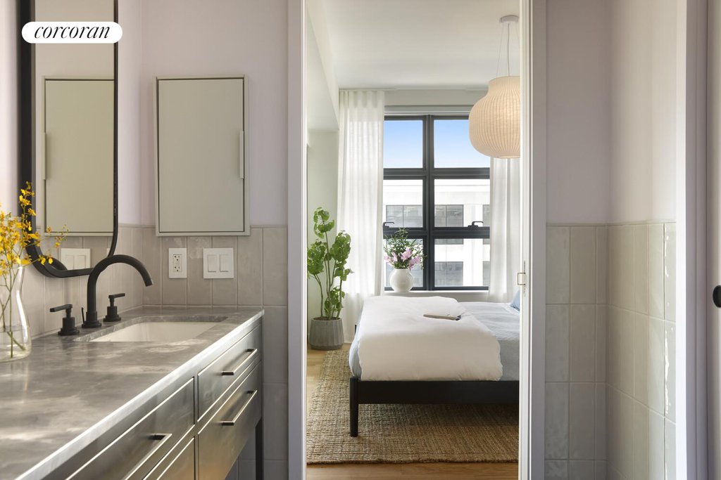 547 West 47th Street, Unit 606 photo 5