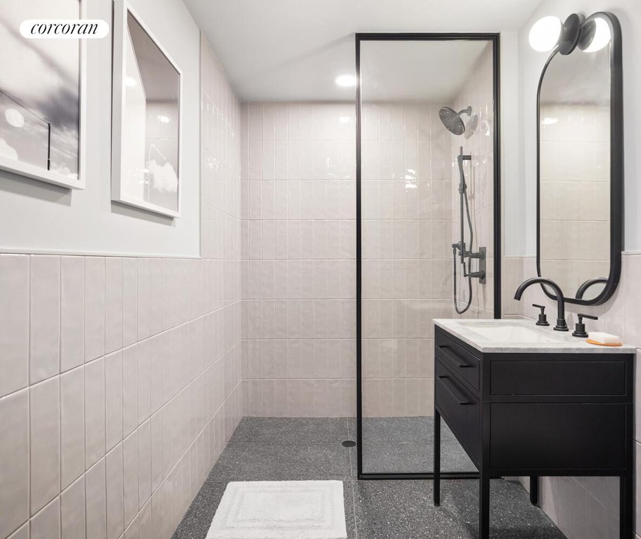 547 West 47th Street, Unit 606 photo 7