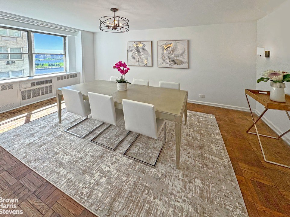 35 Sutton Place, Unit 14F photo 5