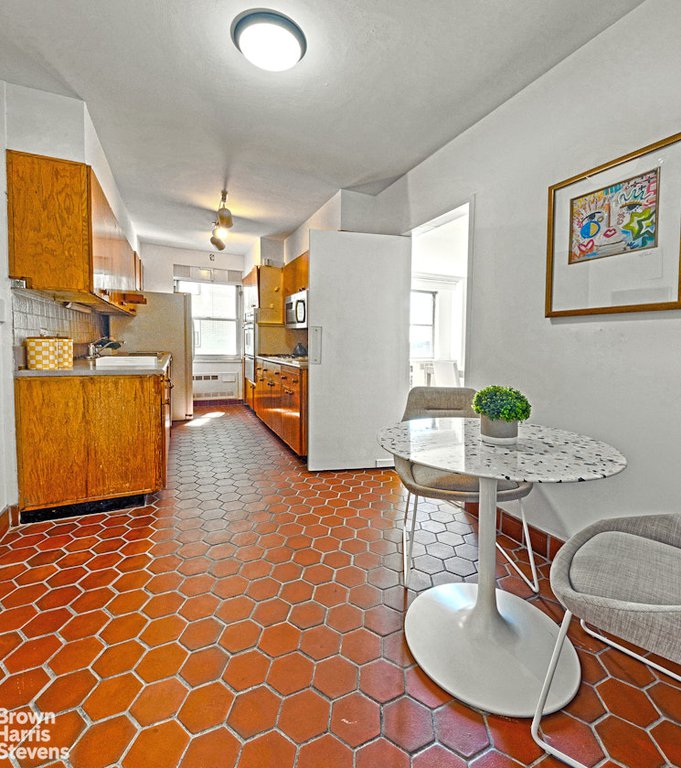 35 Sutton Place, Unit 14F photo 6