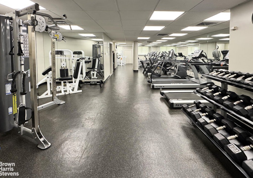 35 Sutton Place, Unit 14F photo 14