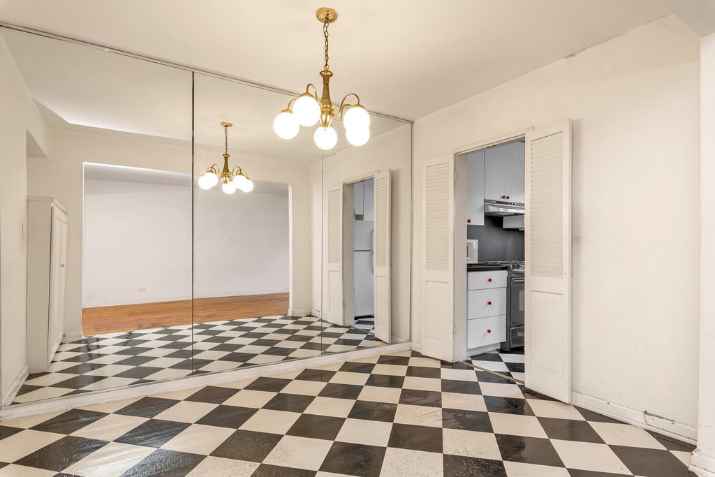 68-61 Yellowstone Boulevard, Unit 519 photo 5