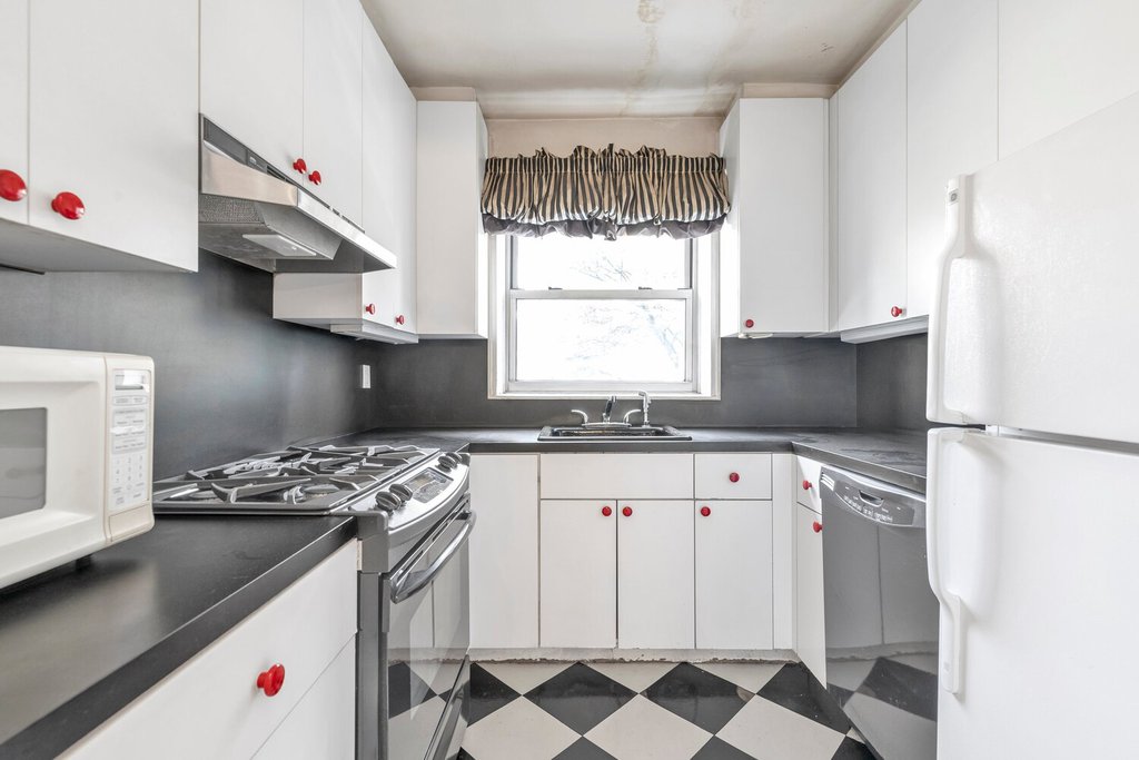 68-61 Yellowstone Boulevard, Unit 519 photo 6