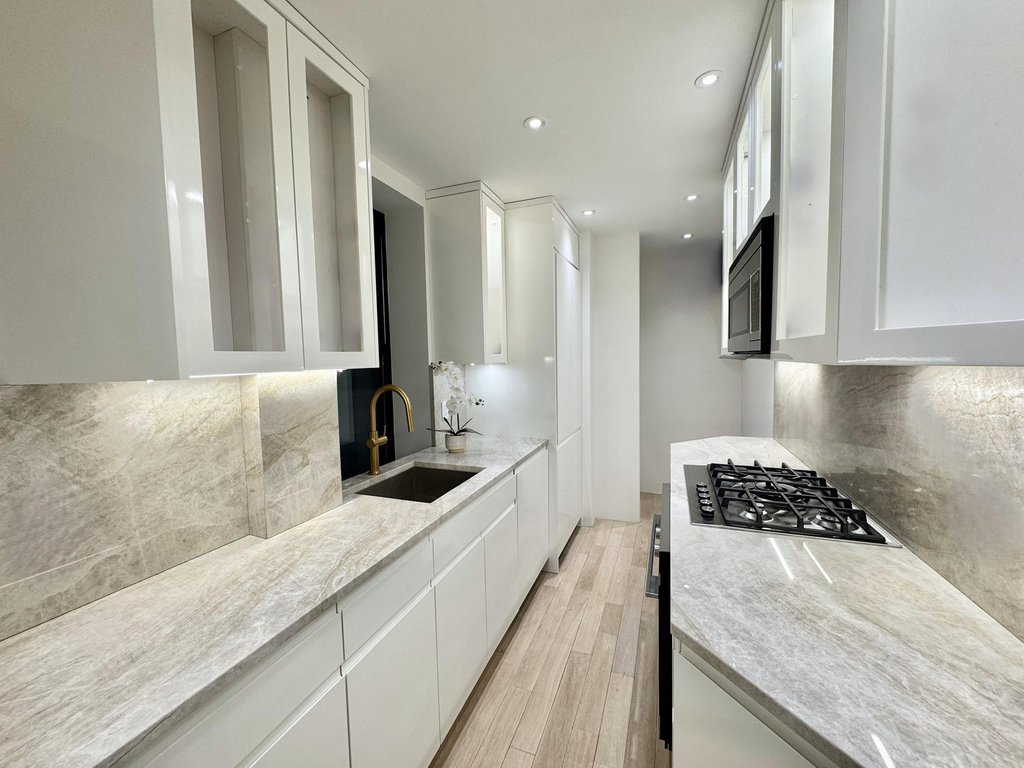 140 West 58th Street, Unit 3A photo 3