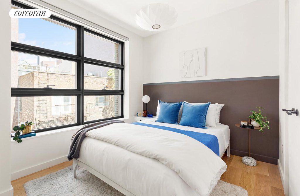 547 West 47th Street, Unit 203 photo 4