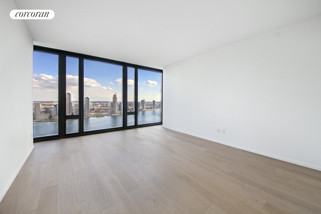 695 First Avenue, Unit PHA photo 3