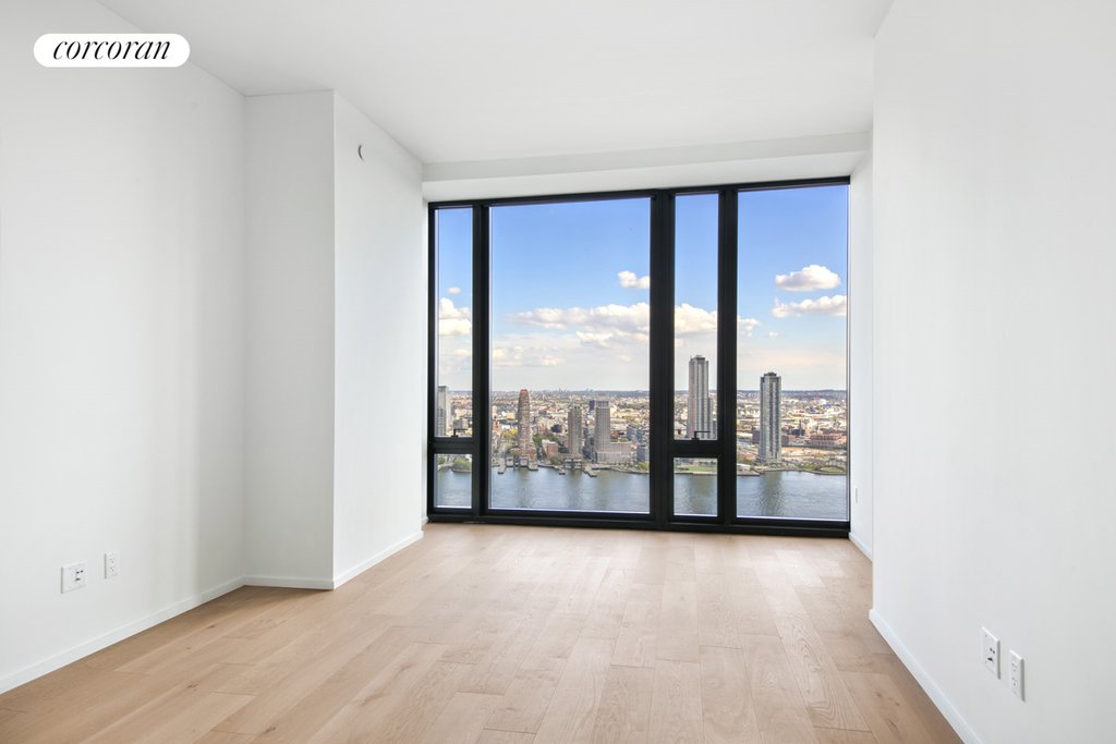 695 First Avenue, Unit PHA photo 4