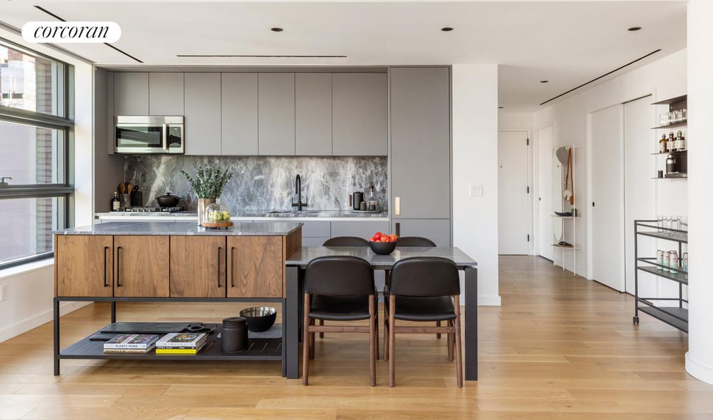 547 West 47th Street, Unit 321 photo 4