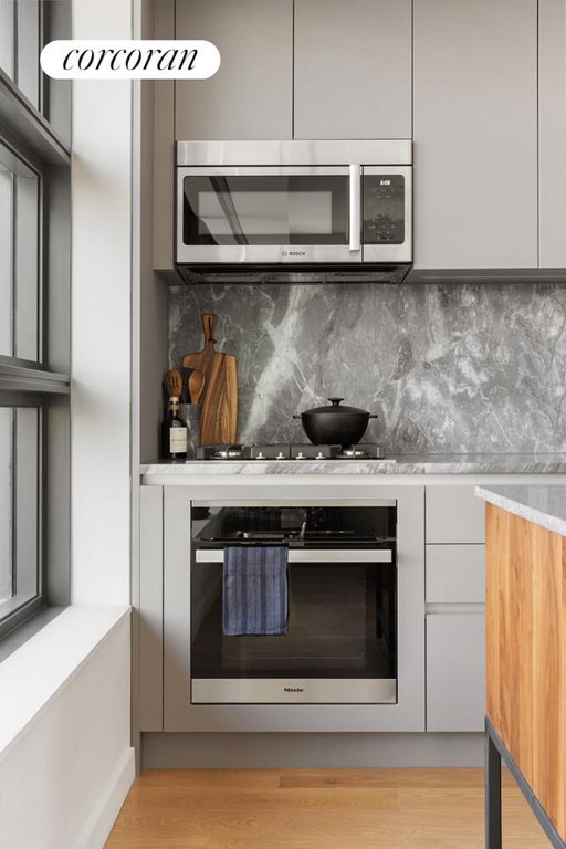 547 West 47th Street, Unit 321 photo 6