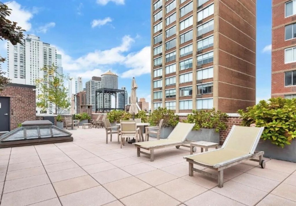 419 East 57th Street, Unit 2D photo 13
