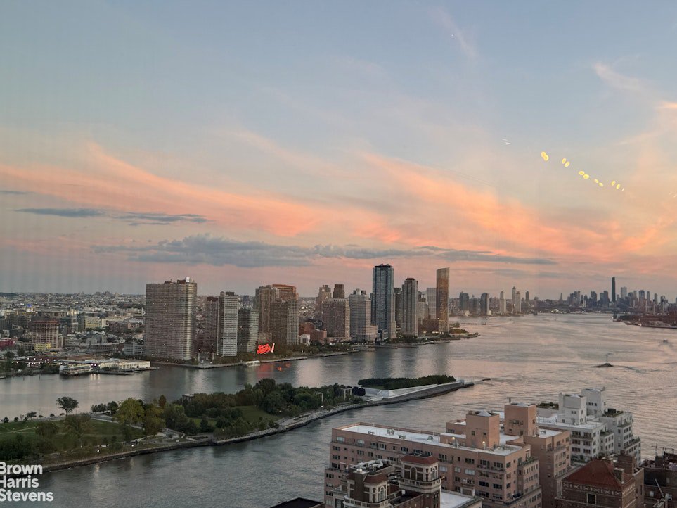 425 East 58th Street, Unit 34G photo 8