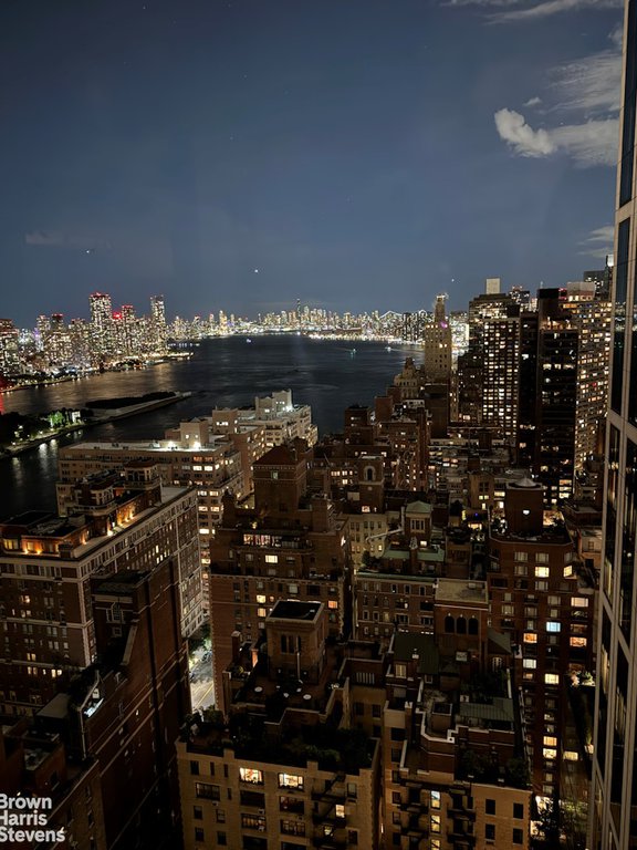 425 East 58th Street, Unit 34G photo 9