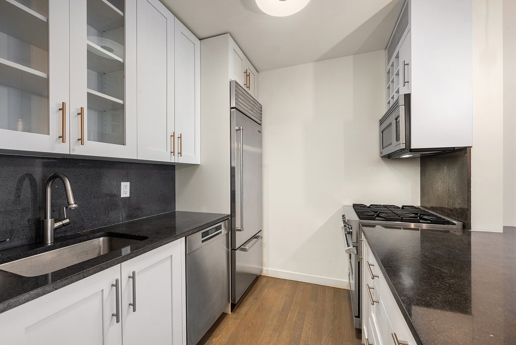 88 Greenwich Street, Unit 721 photo 4