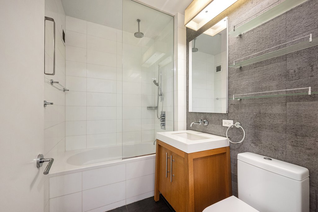 88 Greenwich Street, Unit 721 photo 5