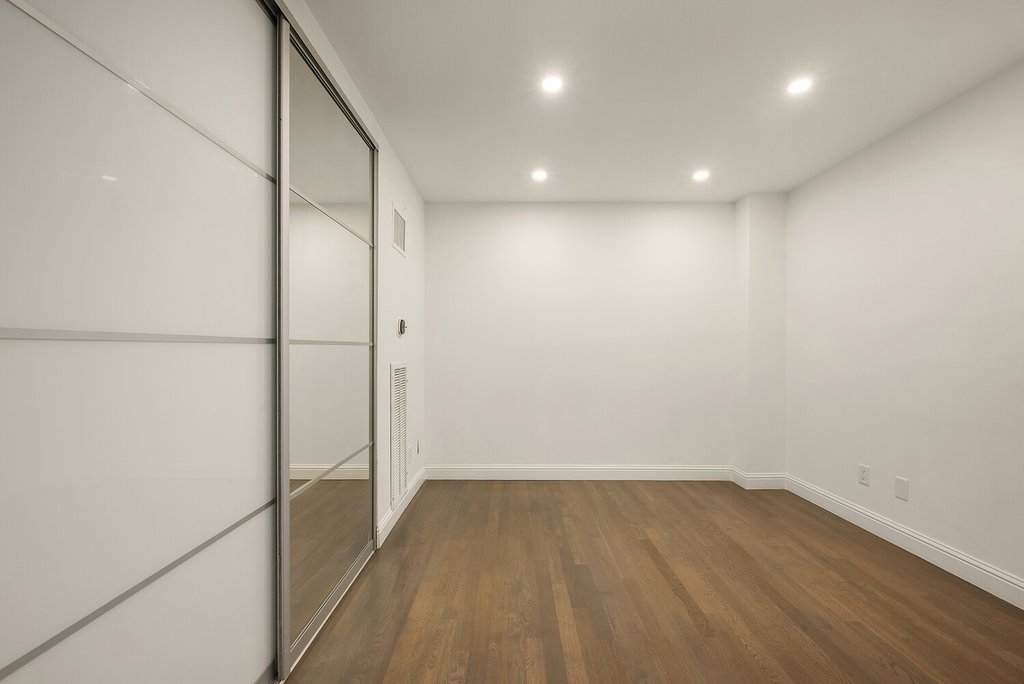 88 Greenwich Street, Unit 721 photo 7