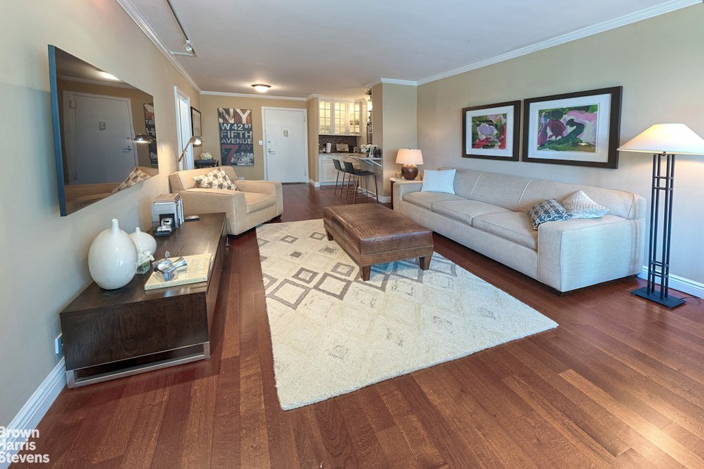 61 West 62nd Street, Unit 6H photo 2