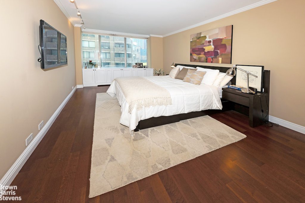 61 West 62nd Street, Unit 6H photo 5