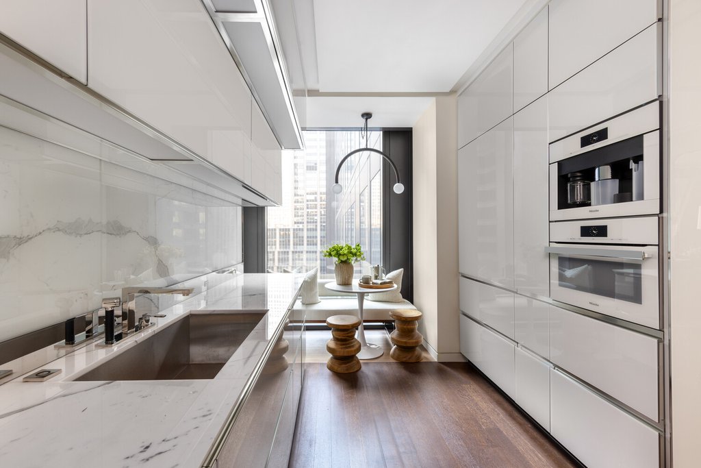 53 West 53rd Street, Unit 20B photo 4