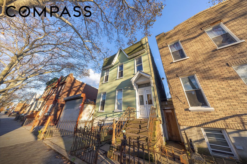 17-18 Decatur Street