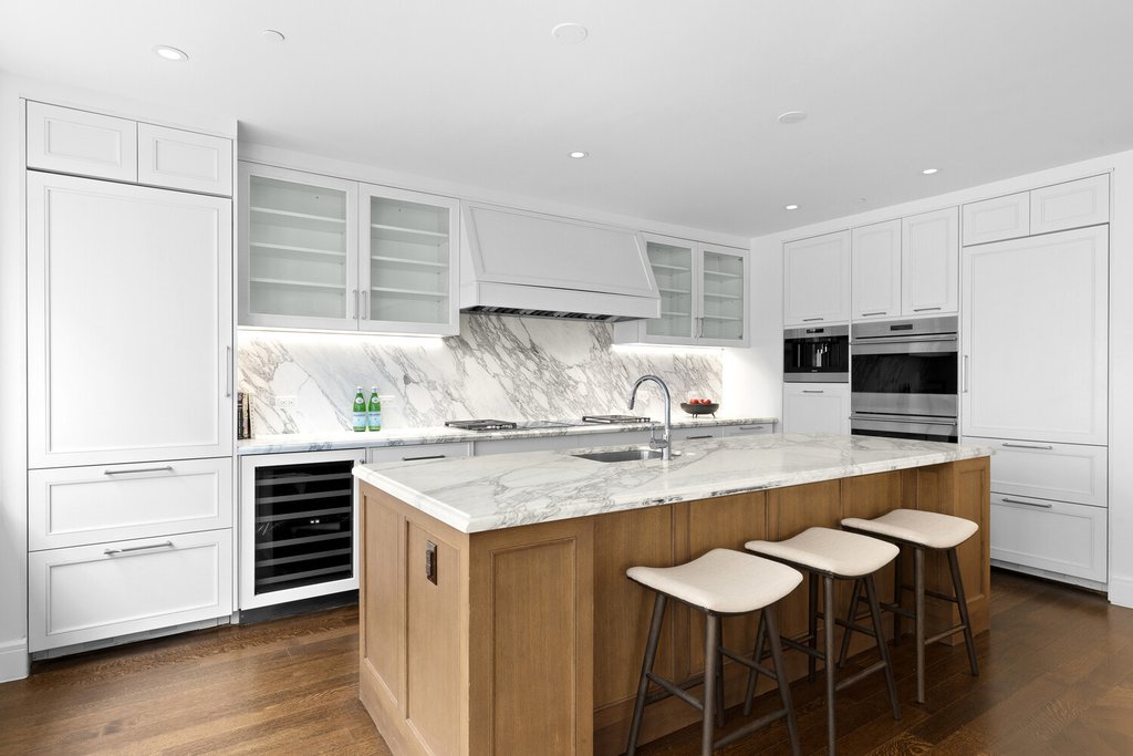 220 East 20th Street, Unit 3 photo 3
