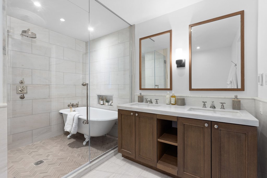 220 East 20th Street, Unit 3 photo 8