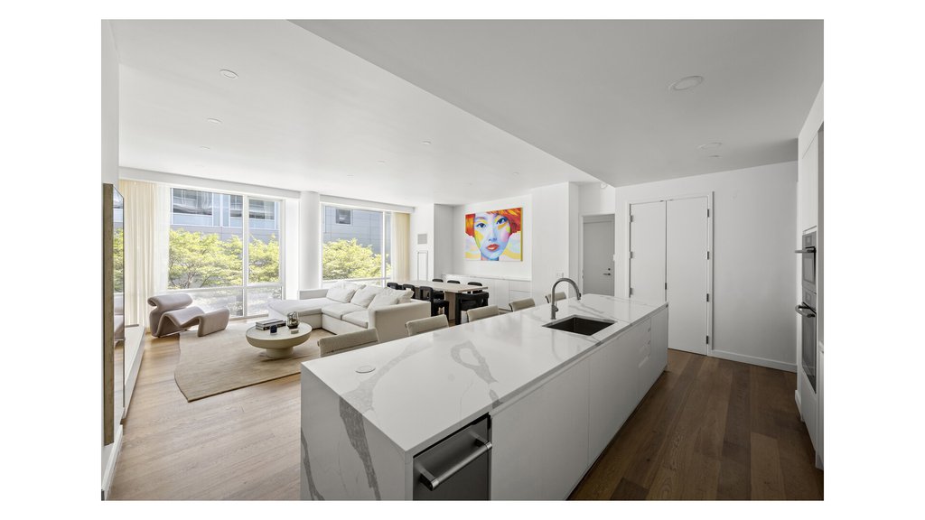 311 West Broadway, Unit 2A