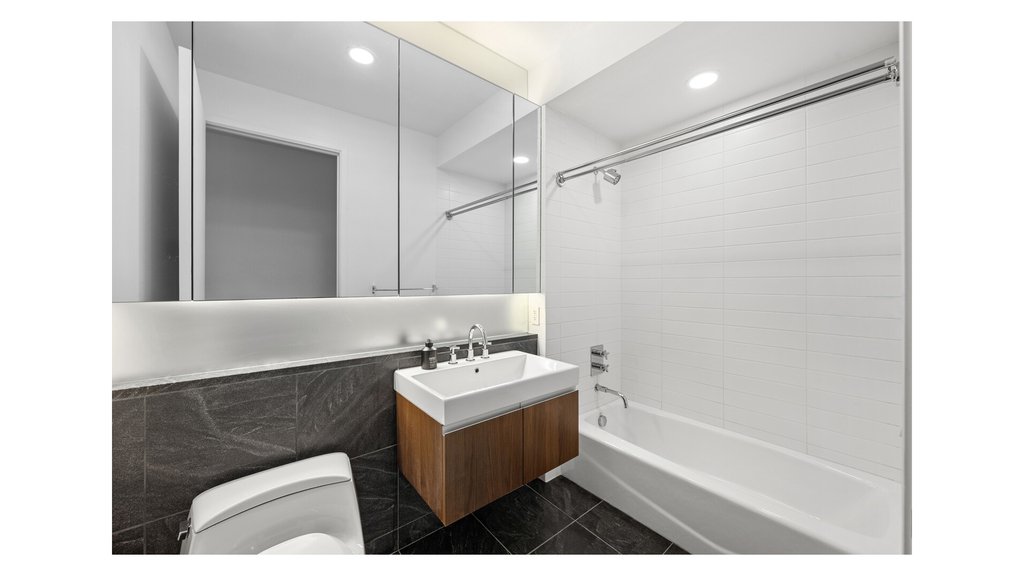 311 West Broadway, Unit 2A photo 13