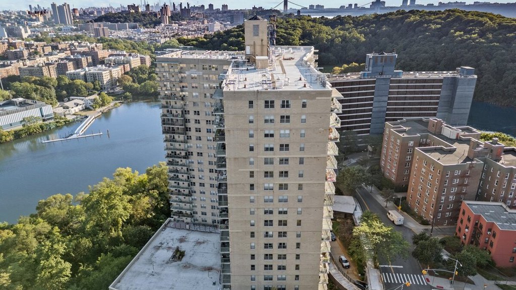 2500 Johnson avenue, Unit 2NP photo 23