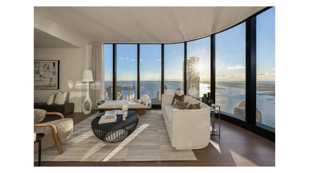 125 Greenwich Street, Unit 81C