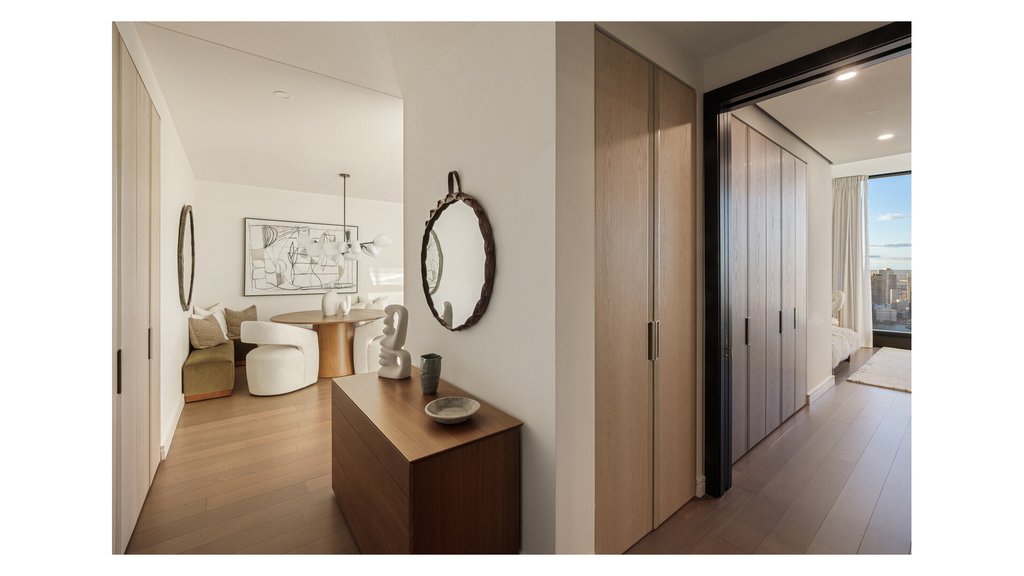125 Greenwich Street, Unit 81C photo 3