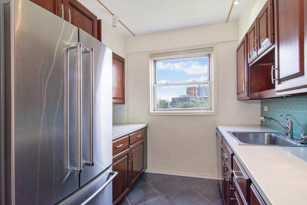 750 Kappock street, Unit 807 photo 9