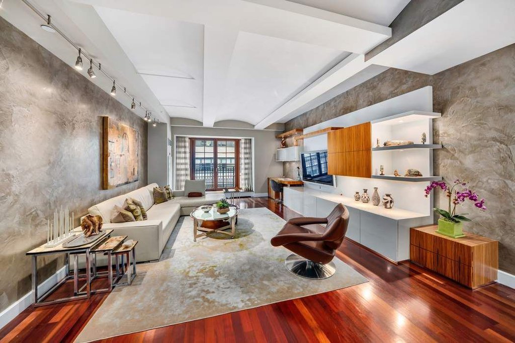 43 West 64th Street, Unit 4B