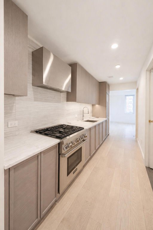 1399 Park Avenue, Unit 6G photo 3