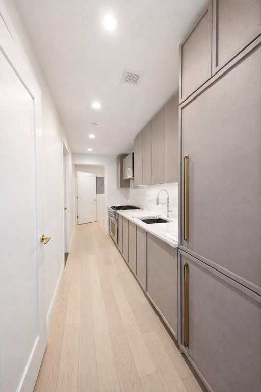 1399 Park Avenue, Unit 6G photo 4