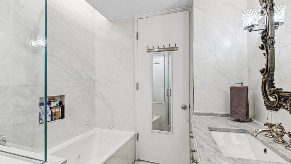 530 East 76th Street, Unit 6J photo 12