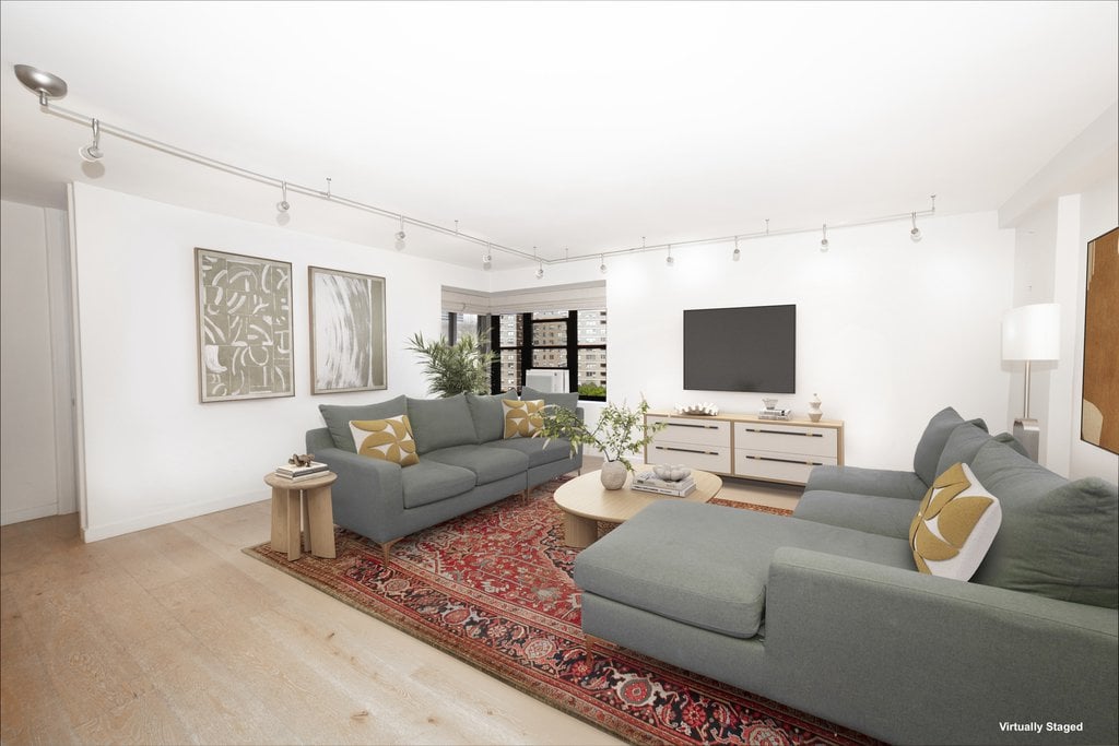 415 Grand Street, Unit #E906