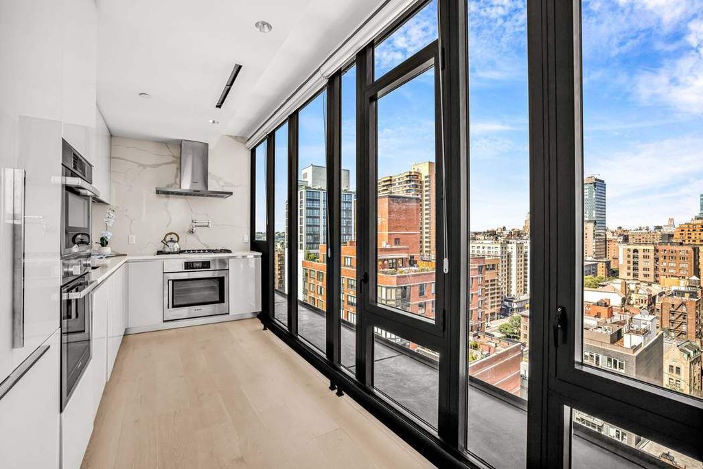 212 West 95th Street, Unit 17B photo 3