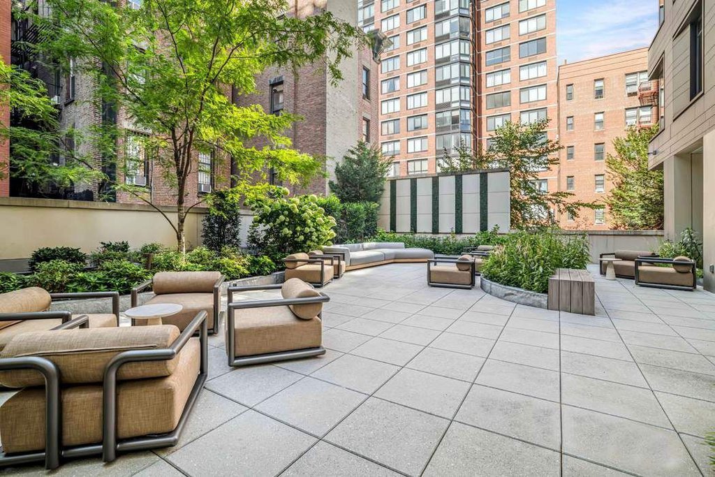212 West 95th Street, Unit 17B photo 12