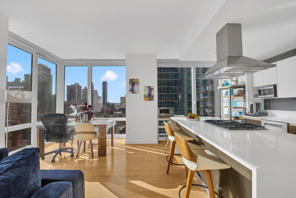 247 West 46th Street, Unit 1403